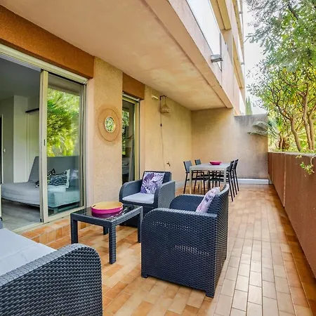 Apartmán Calme, Clim, Patio Xxl, Piscine&parking