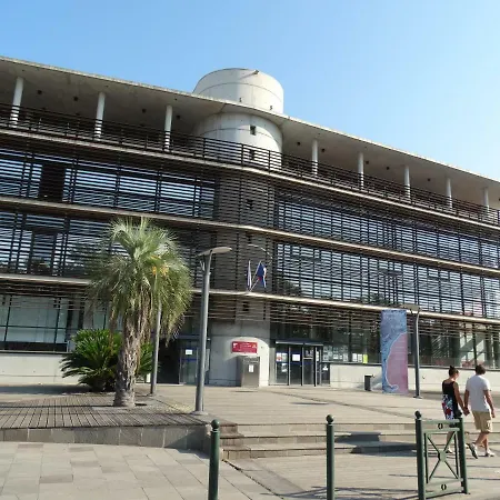 Calme, Clim, Patio Xxl, Piscine&parking شقة *