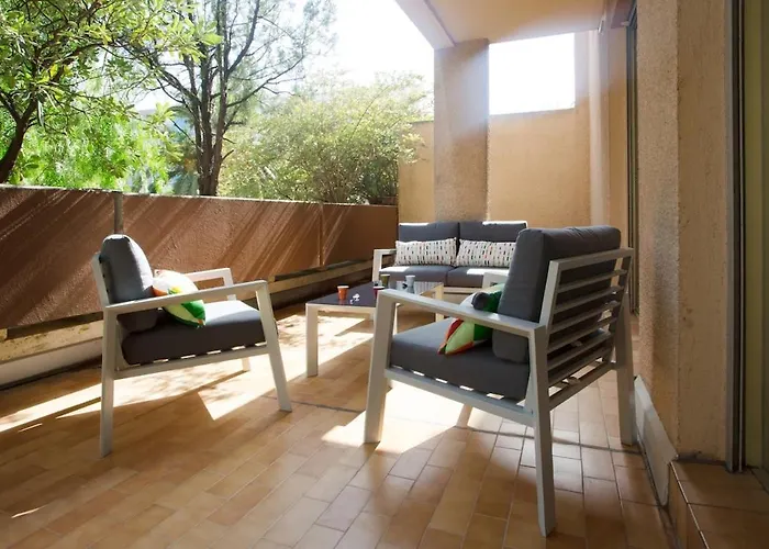 Lejlighed Calme, Clim, Patio Xxl, Piscine&parking *