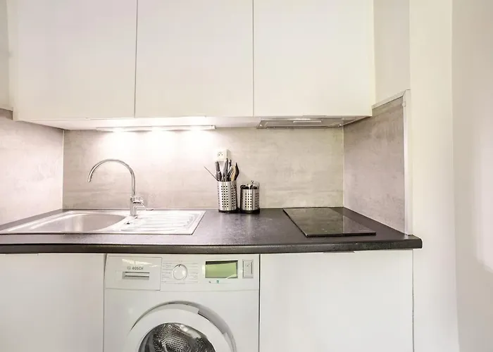 Lejlighed Calme, Clim, Patio Xxl, Piscine&parking Hyères