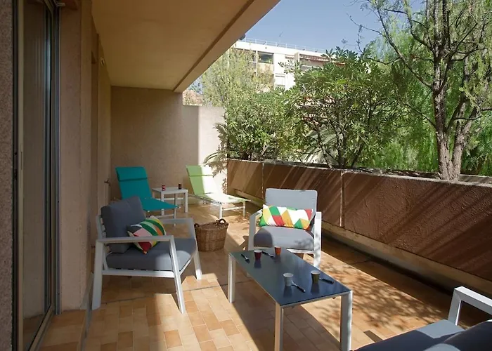 Calme, Clim, Patio Xxl, Piscine&parking Hyères