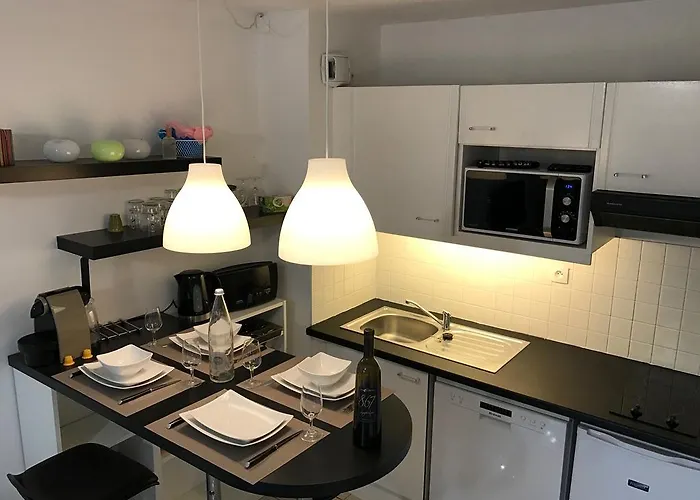 Calme, Clim, Patio Xxl, Piscine&parking Hyères