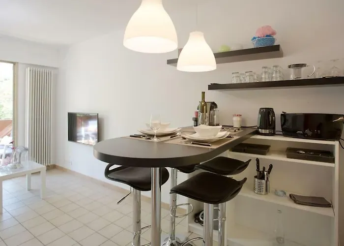 Lejlighed Calme, Clim, Patio Xxl, Piscine&parking Hyères